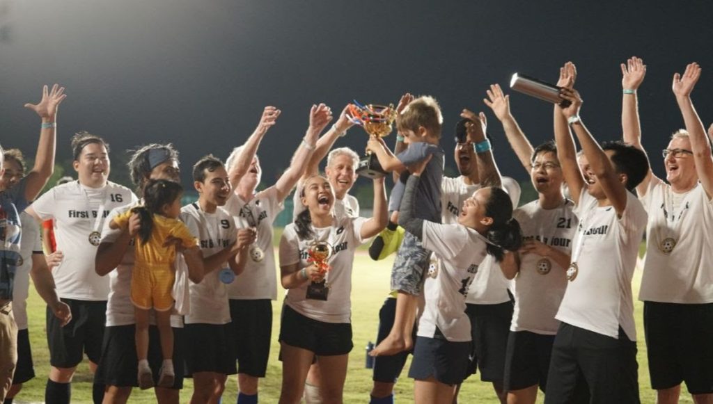 The team rejoices after an intense championship match against La Roja de Manila