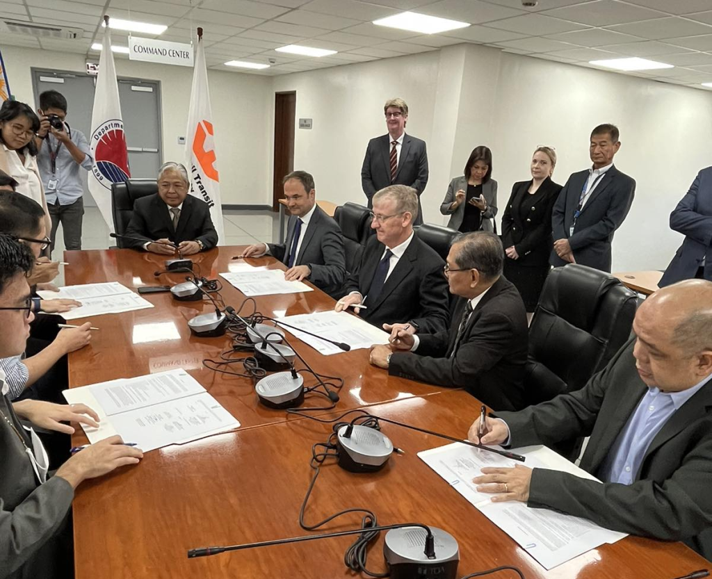 LFBJV signatories Jan Torka, Malcolm Lorimer, Rey Villar, and Ricky Sevilleja with Transportation Secretary Jaime Bautista during the official contract signing held last 17 March 2023