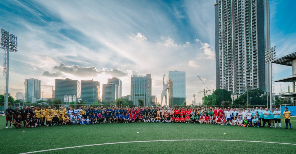 All 18 teams at the Atleta63 football field